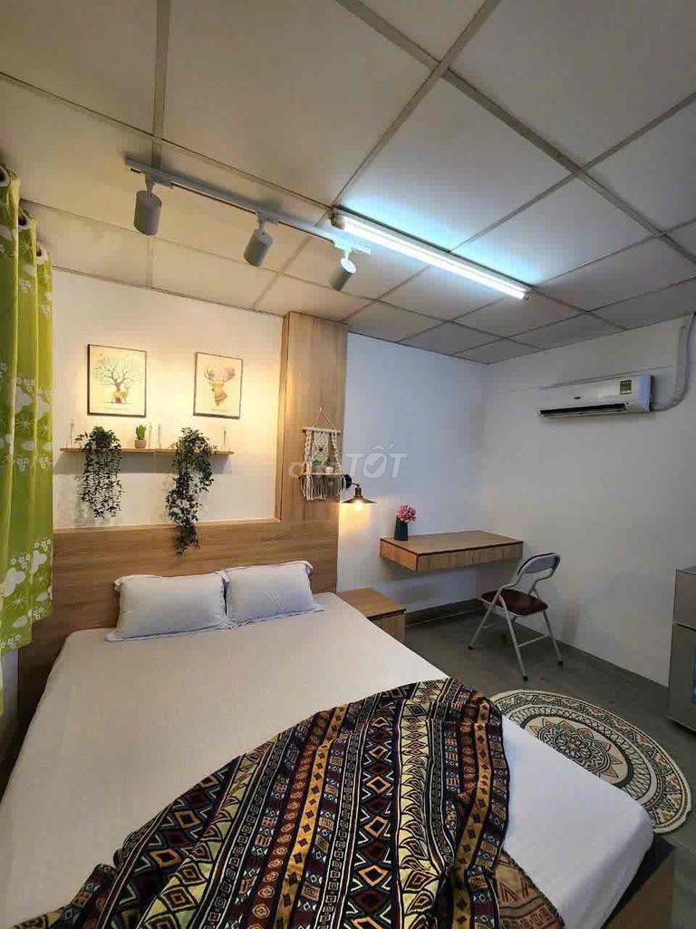 Rent a balcony studio full interior in the heart of District 1.