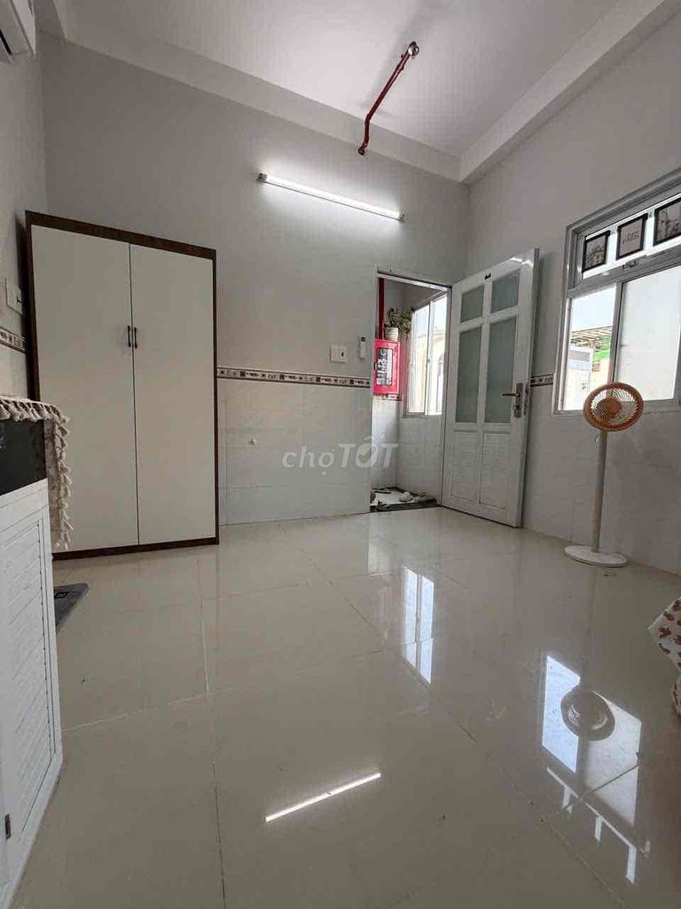 Draw window/ lobby window 3 million450 air conditioning + cabinet