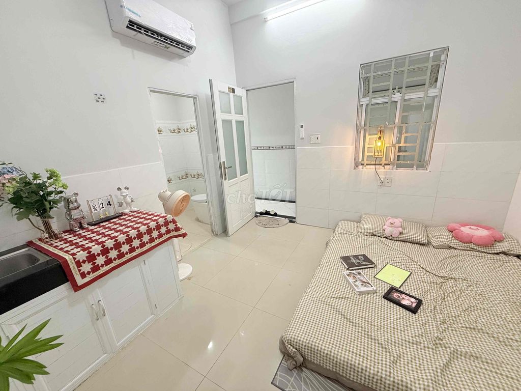 Draw window/ lobby window 3 million450 air conditioning + cabinet