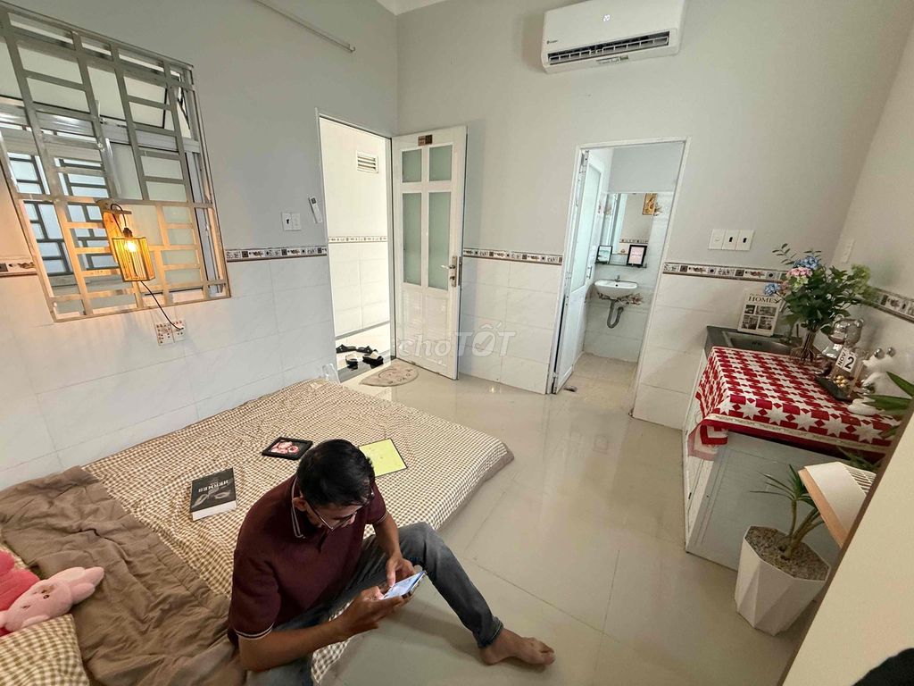 Draw window/ lobby window 3 million450 air conditioning + cabinet