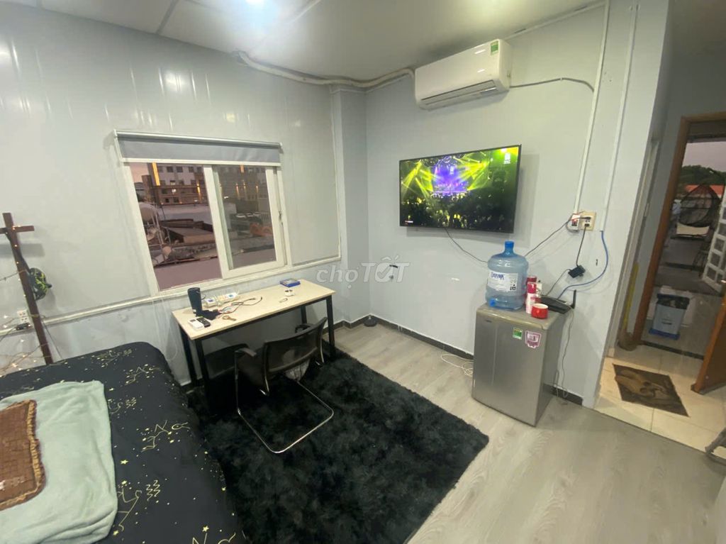Room 35 m2 only calculates electricity, separates kitchen, smart tv60 inch_100 meters to the Constitution