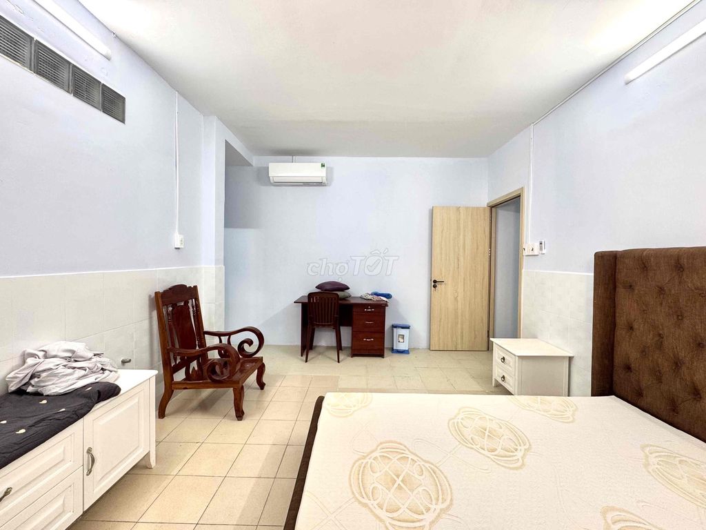 The basic hessv hotel room right here in the Vittel Reconciliation Market, cmt8rd.