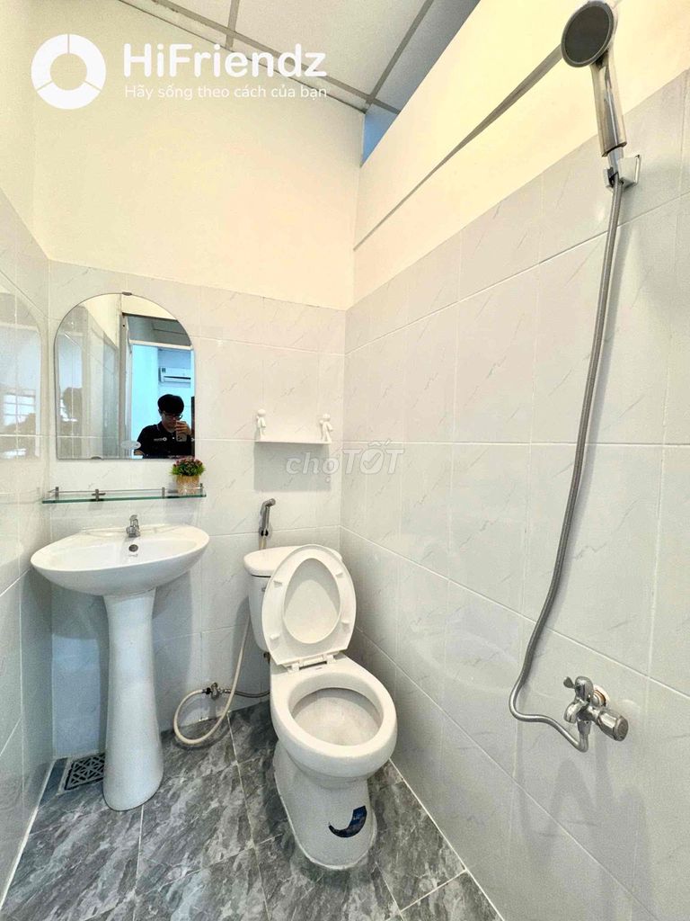 Hssv's room is just off the coast of Hoàng Sa in 1-3-climate district, full interior.