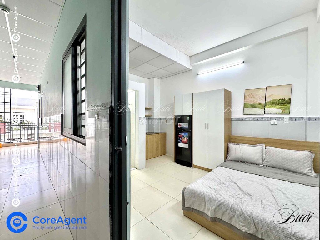 Studio Full Seven... 3.8 million with his own kitchen, refrigerator...