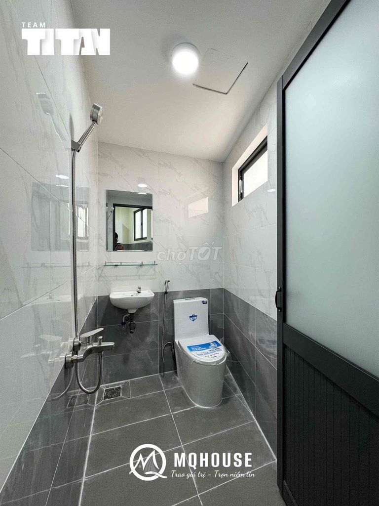 Studios have private washing machines near the Market of Citizens, American College, University of Lang &