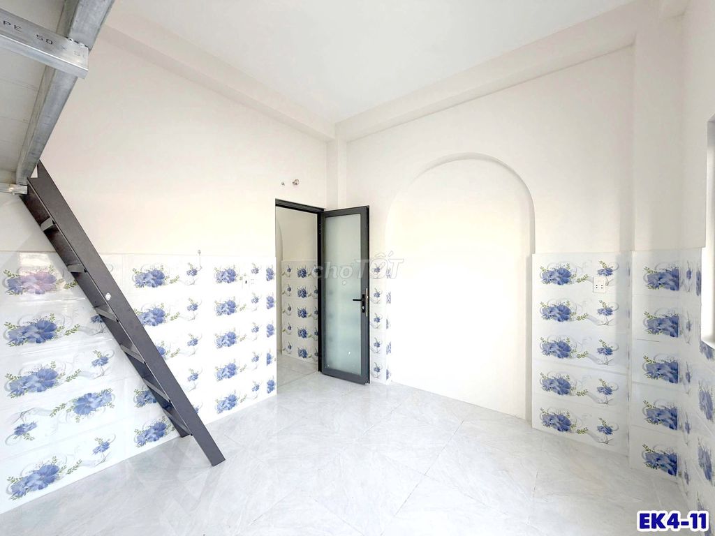 empty the balconies for a cool, short price.