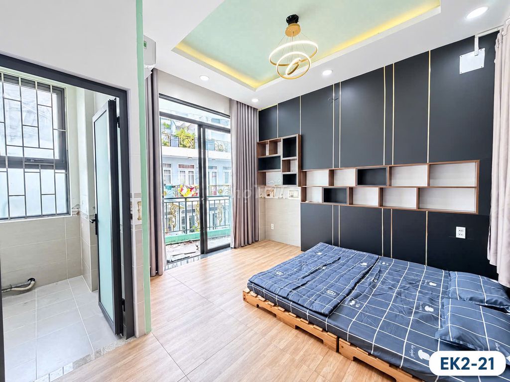 empty the balconies for a cool, short price.