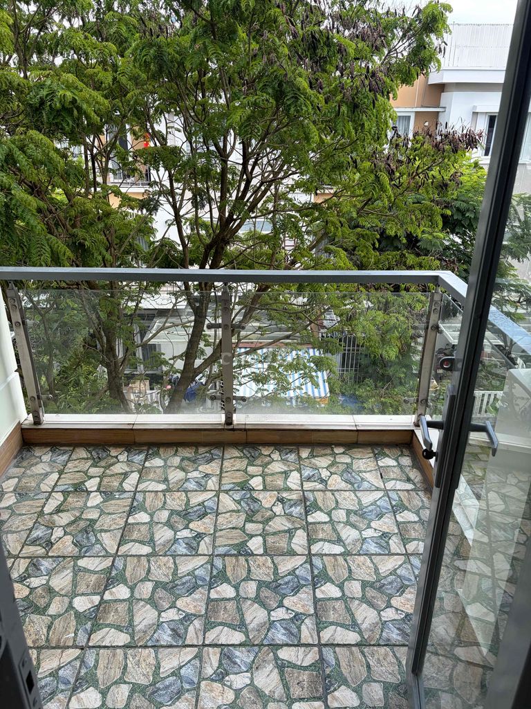 service apartment full/free, clean, custom design
