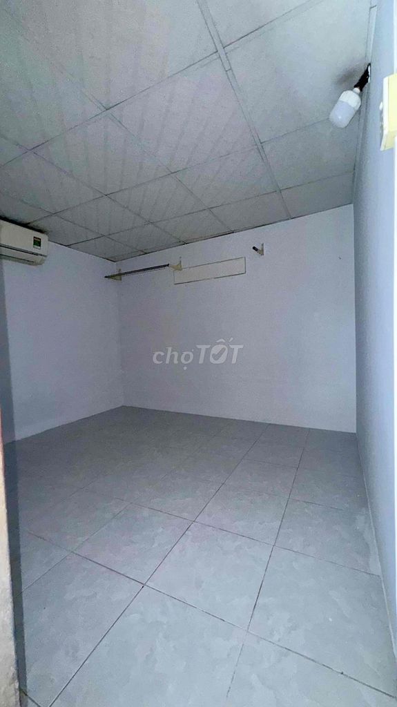 Rent room.