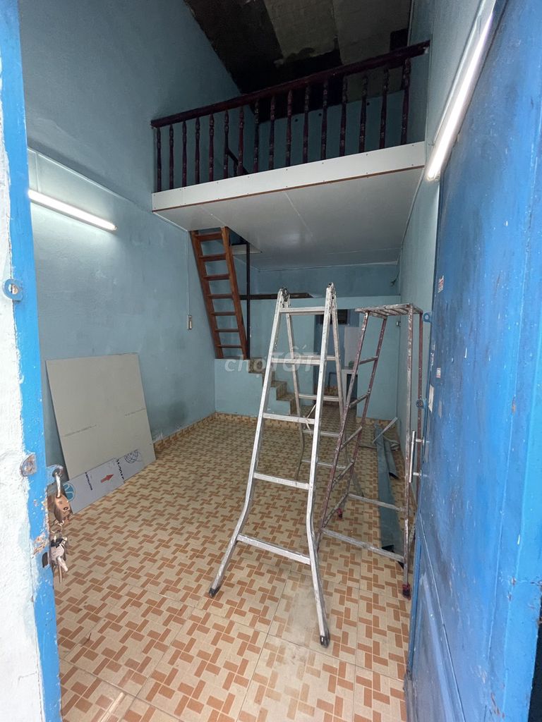 The 7th District Inn is secure and secure.
