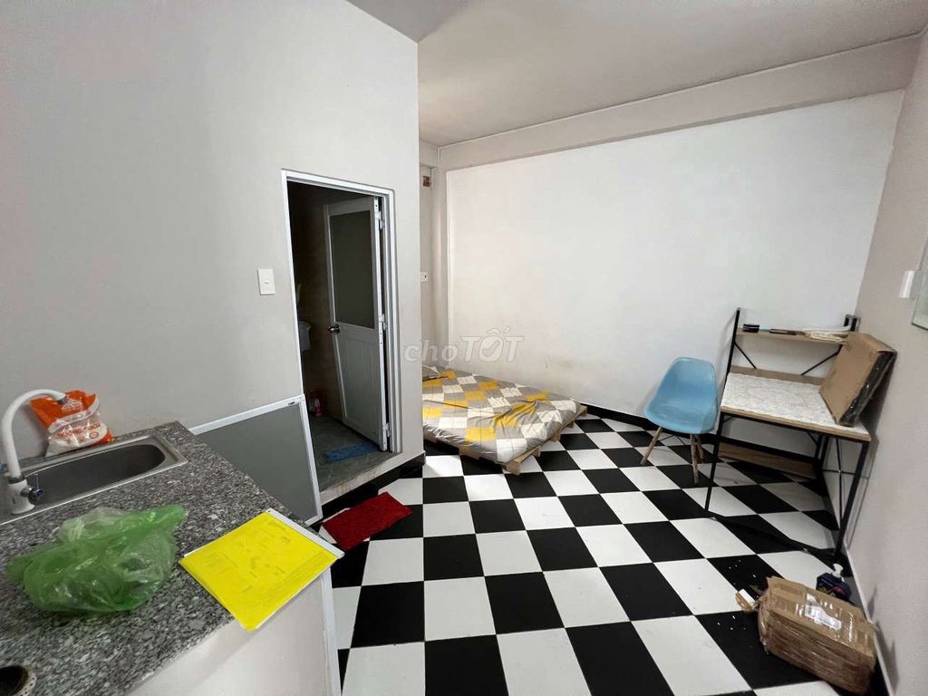 Rent room.