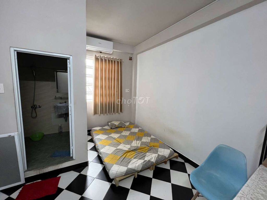 Rent room.