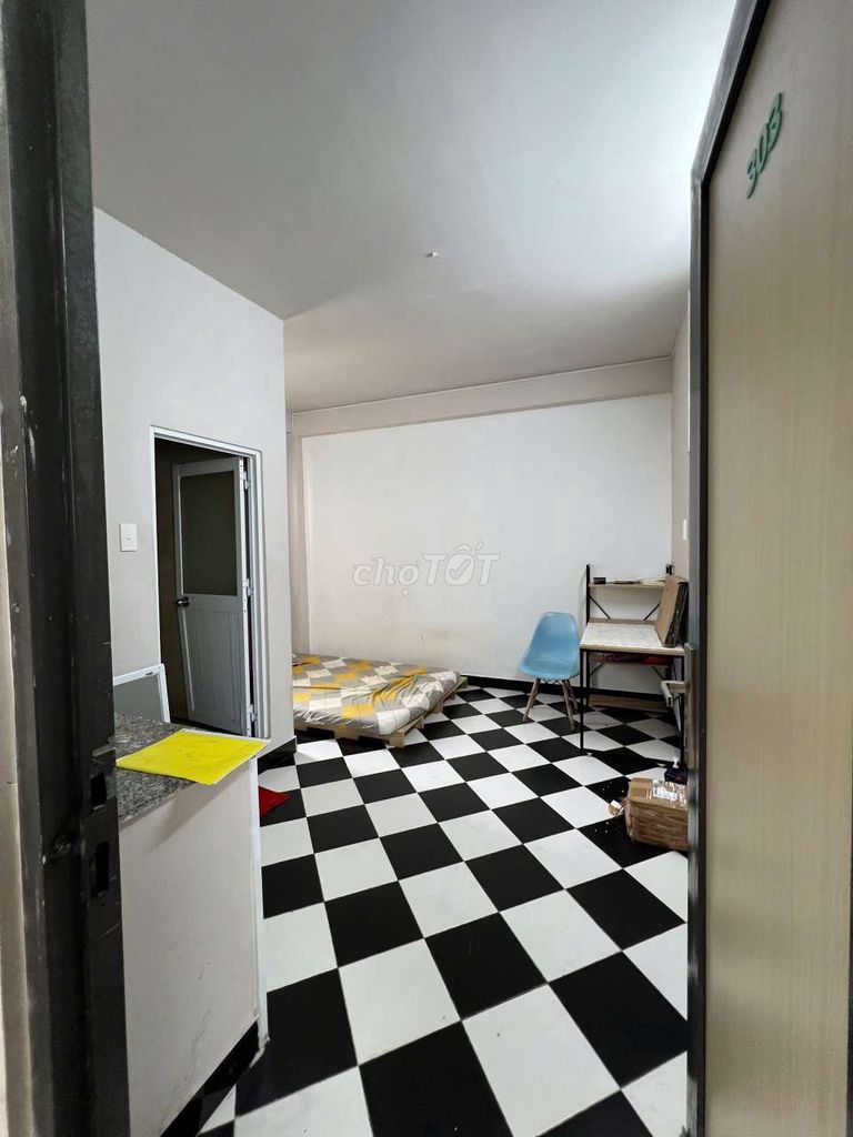 Rent room.