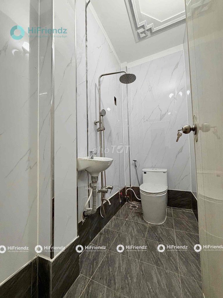 Rent room right on Phạm Văn Hai, Tân Bình district.