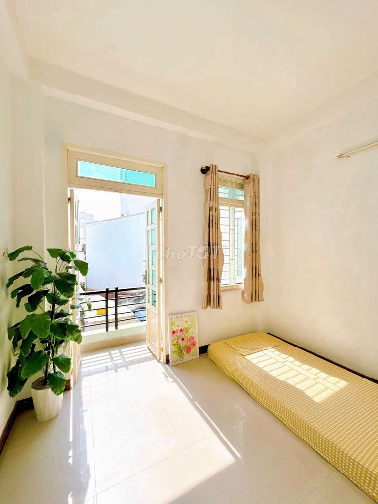 Rent room.