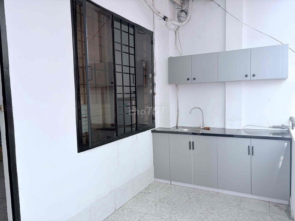 Rent room, near Phạm Văn Hai Market