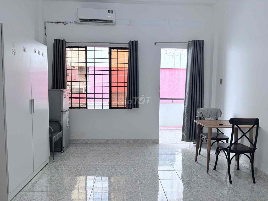 Rent room, near Phạm Văn Hai Market