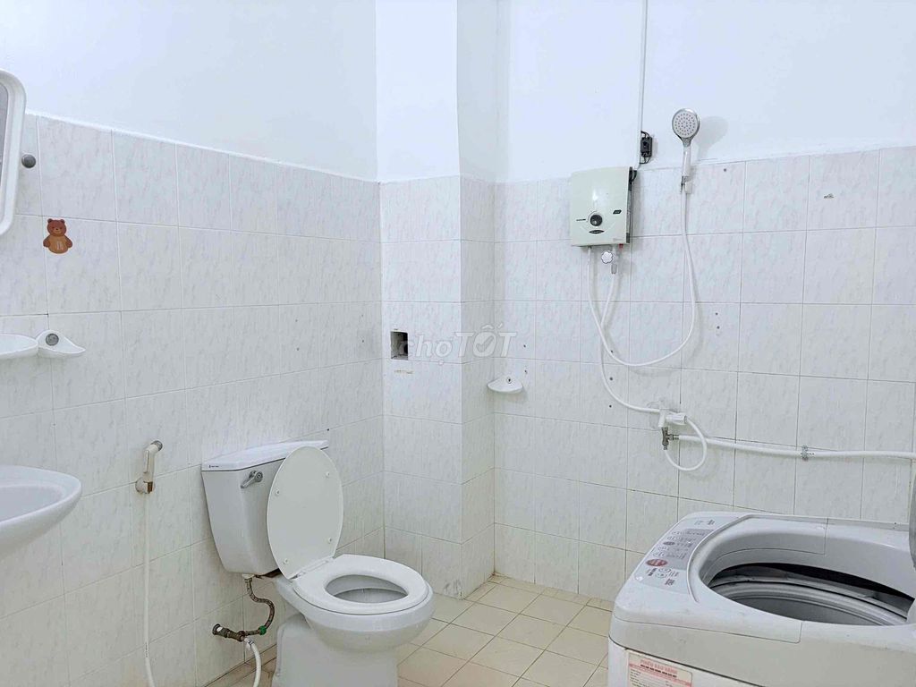Rent room, near Phạm Văn Hai Market