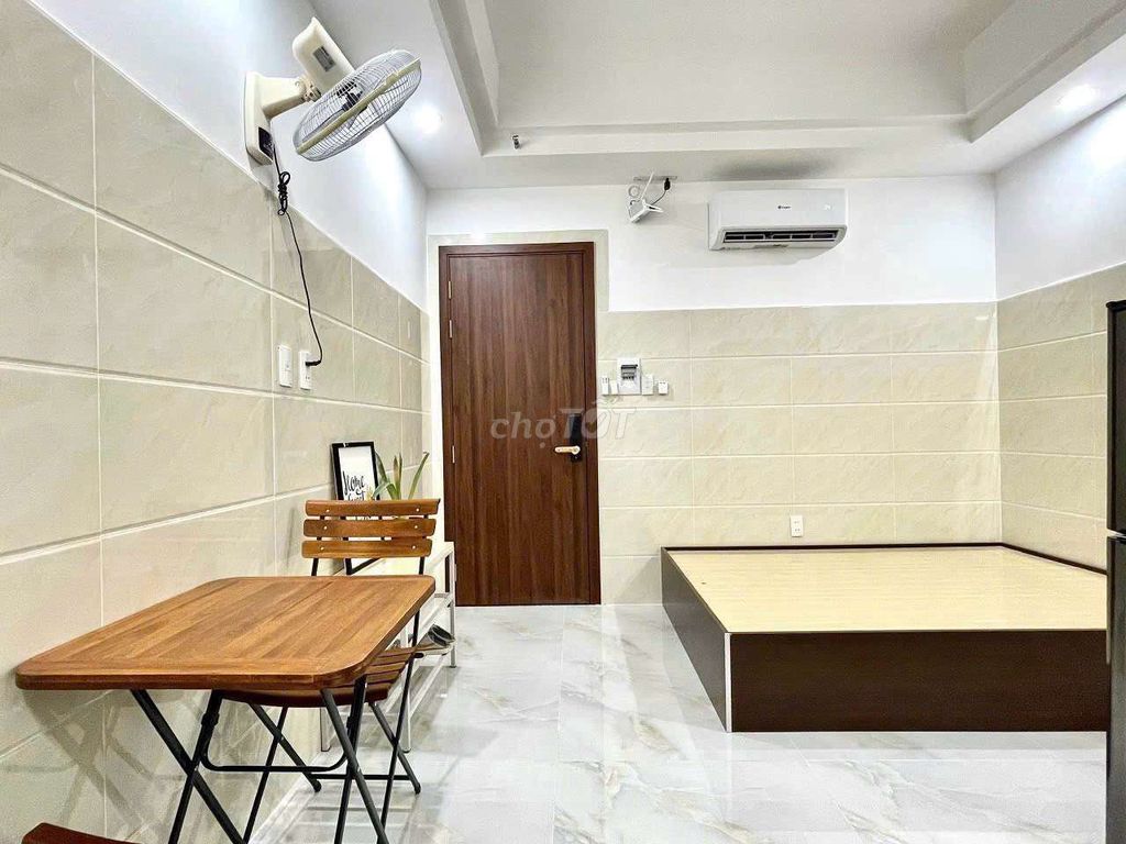 Rent room.