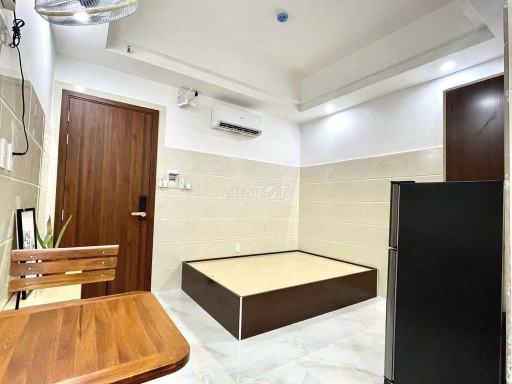 Rent room.