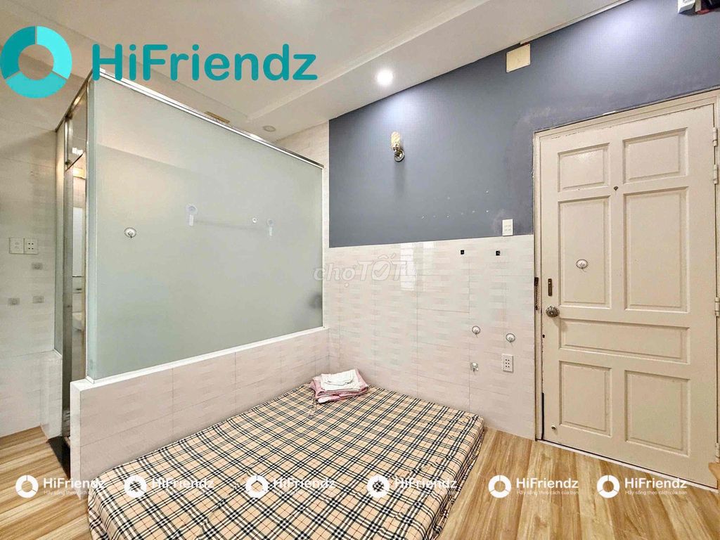 1 Room Full Seven, 3 million.