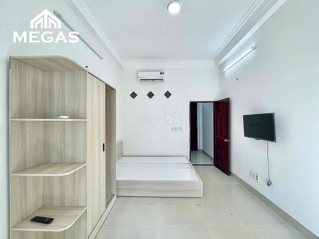 room full interior - kitchen cup -view palm-side channel