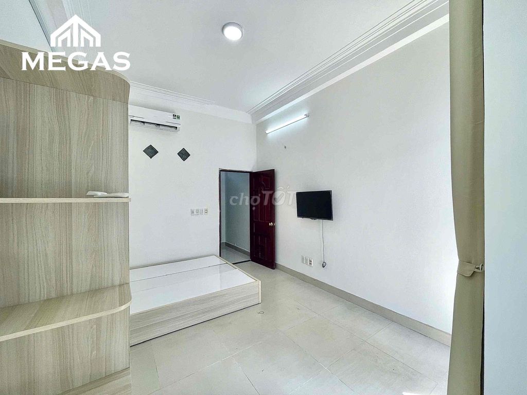 room full interior - kitchen cup -view palm-side channel