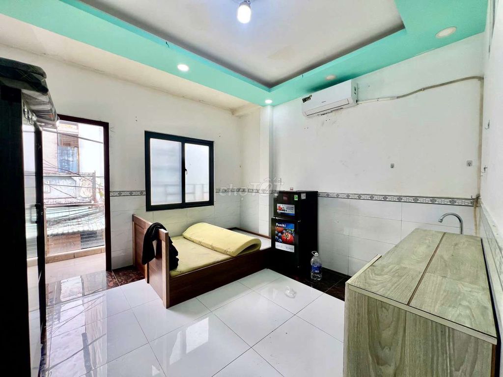 Rent room.