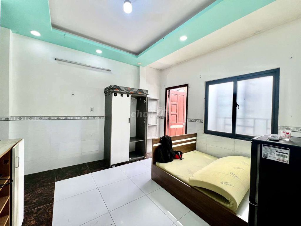 Rent room.