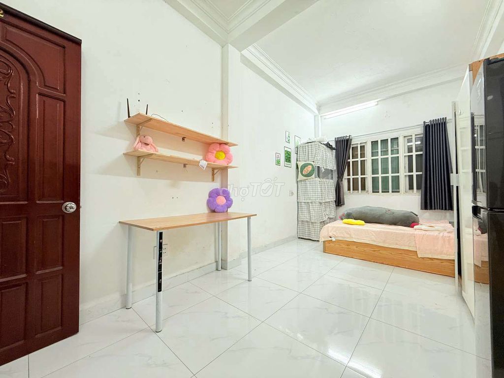 Rent room.