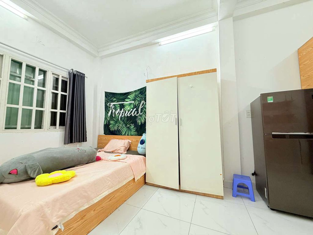Rent room.
