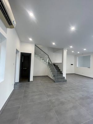 Rendle ParkRiveside 210 feet 3 floors near vx Interstate