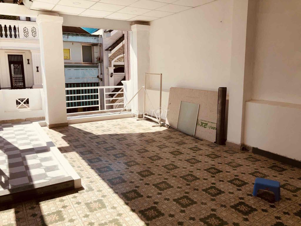 Room 20 m2 Districtaryary 3