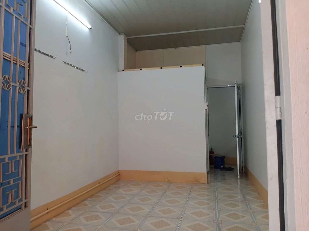 Rent us a free time room. 14th, 4th.