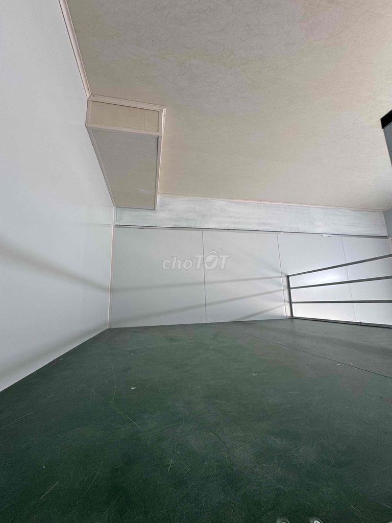 Rent a four-foot-and-a-half-foot hotel with air conditioning.