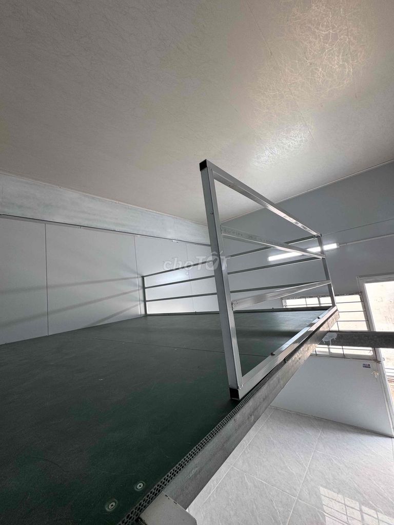 Rent a four-foot-and-a-half-foot hotel with air conditioning.