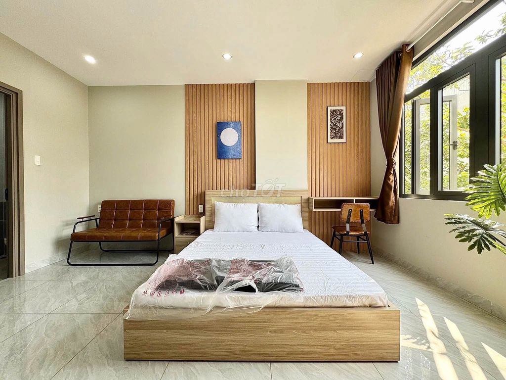 Nice apartment, big window - good price - right in the center of the 10th district.