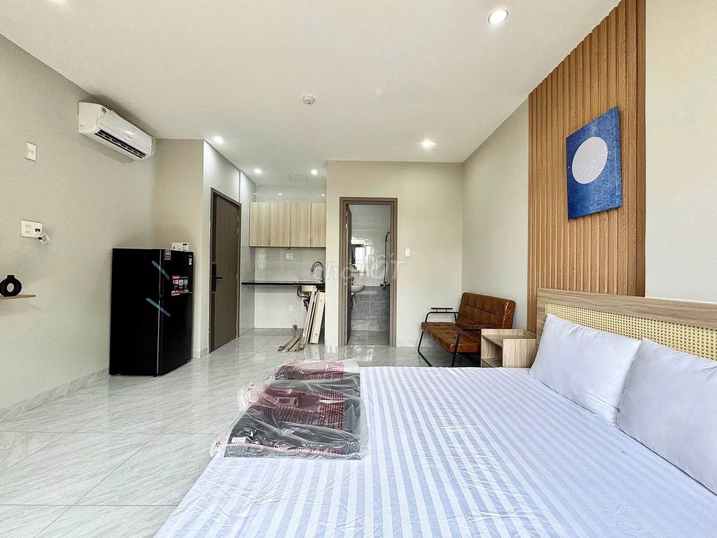 Nice apartment, big window - good price - right in the center of the 10th district.