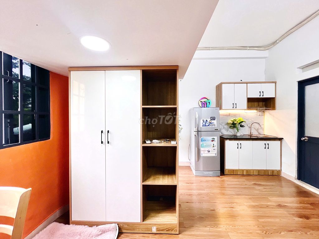 The rental room is empty at Trần Thiện Chánh, District 10.