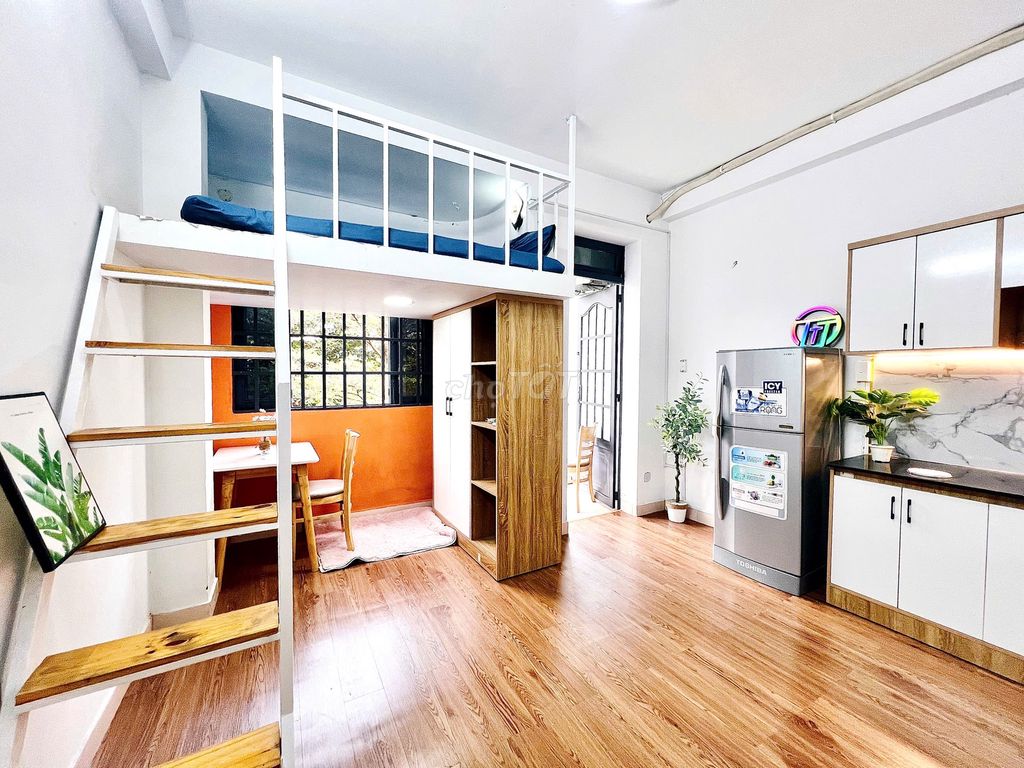 The rental room is empty at Trần Thiện Chánh, District 10.
