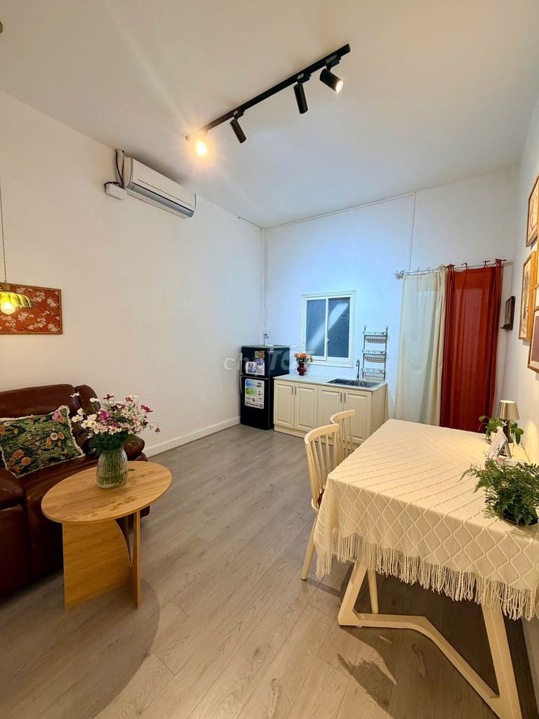 Rent room 35 m2 full interior at Nguyễn Trãi, District 1.