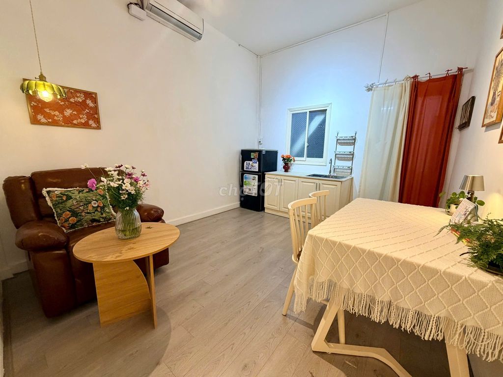 Rent room 35 m2 full interior at Nguyễn Trãi, District 1.