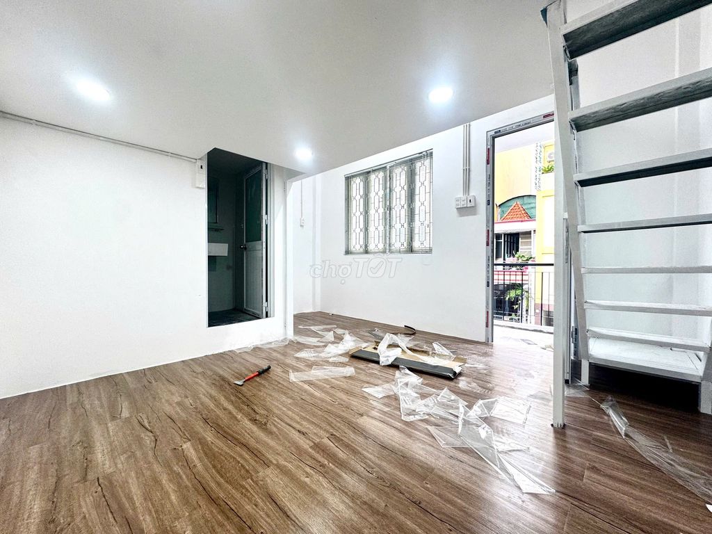 Rent room 35 m2 full interior at Nguyễn Trãi, District 1.