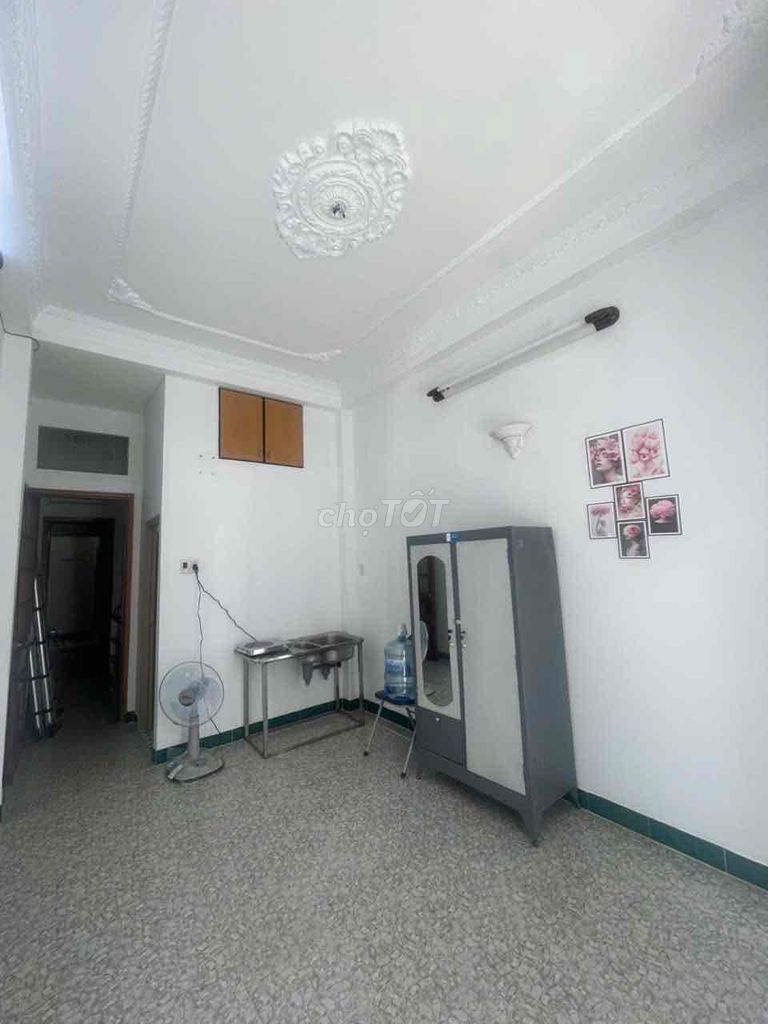 Nguyễn Thượng Hiền balcony lodge room