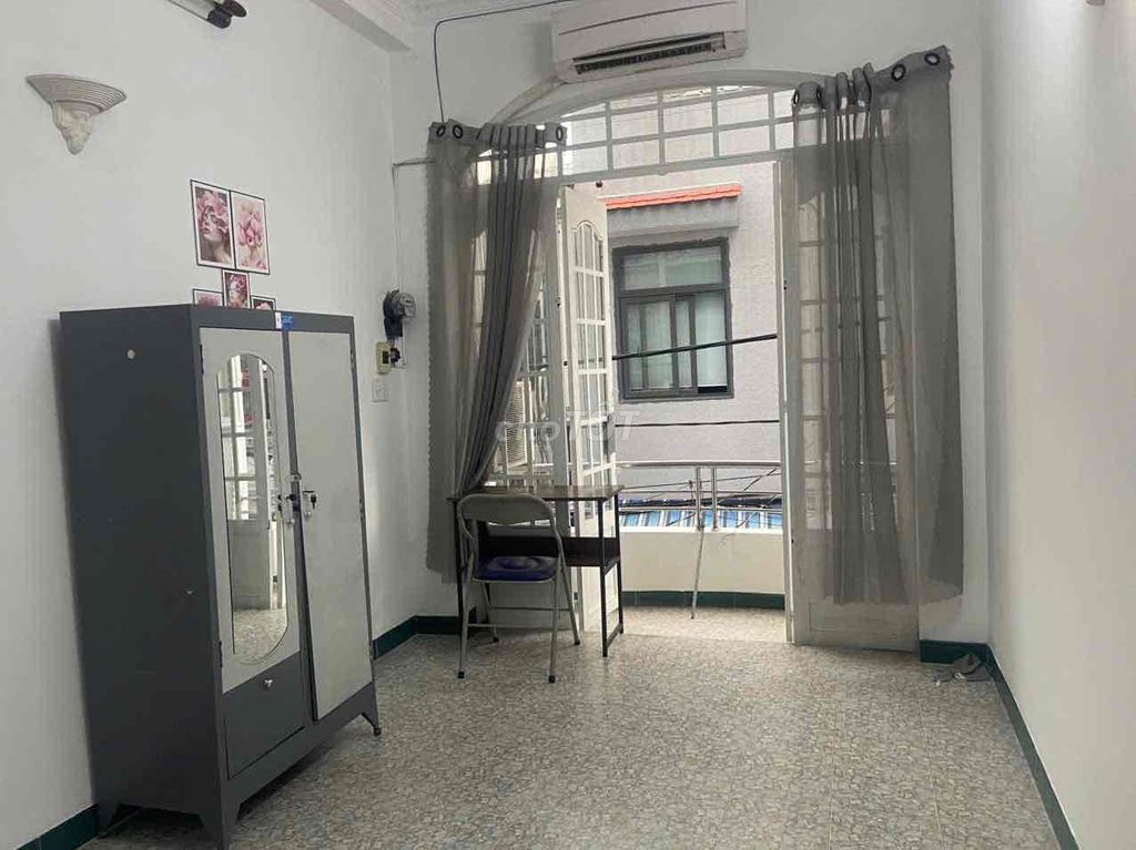 Nguyễn Thượng Hiền balcony lodge room