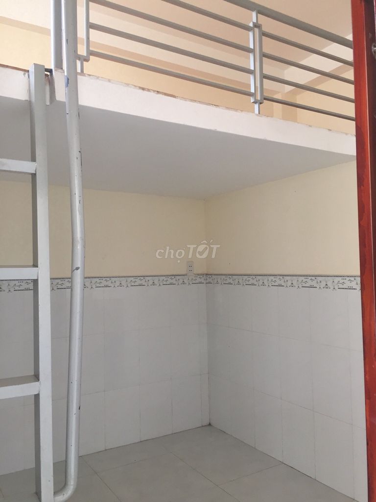 Renting room near the Republic of town, near the T3 Station