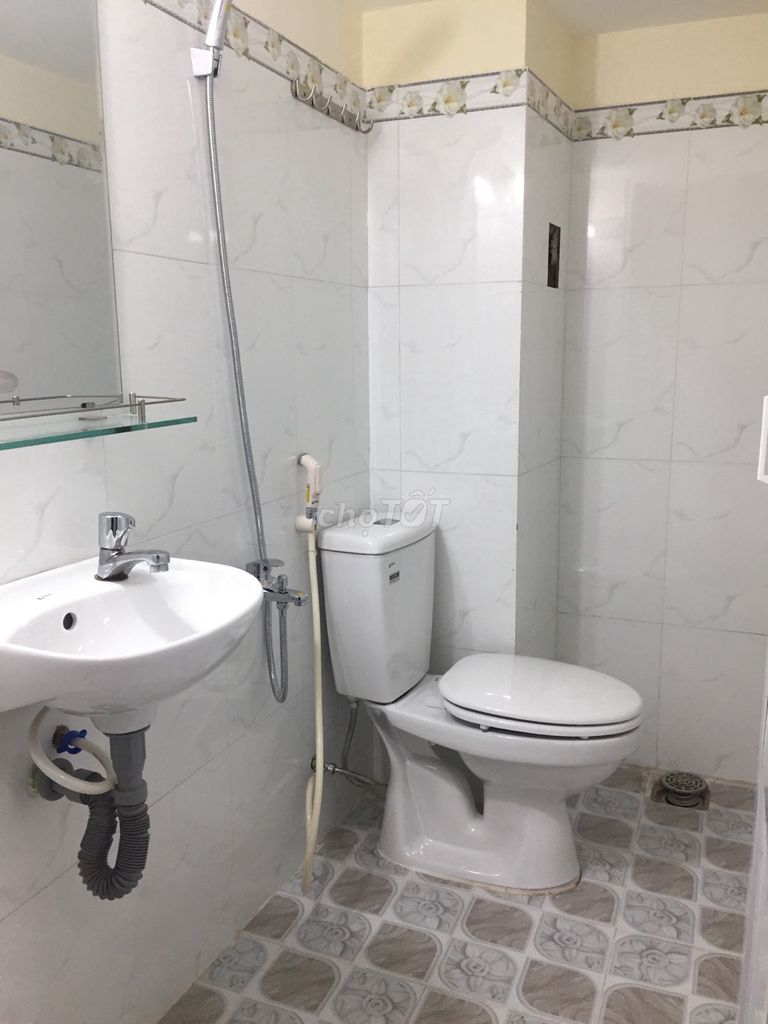 Renting room near the Republic of town, near the T3 Station