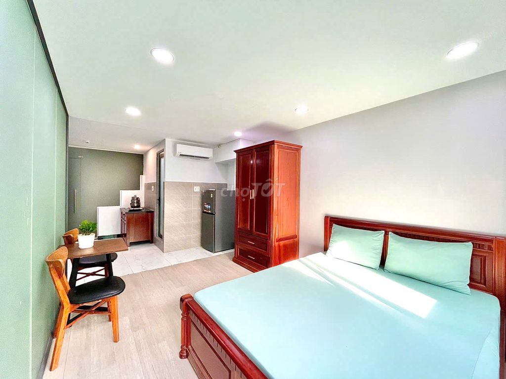 35 M2 security suite near the perfect hospital.