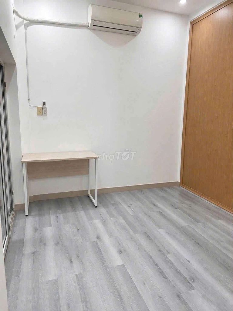Rent room on 555th Street.