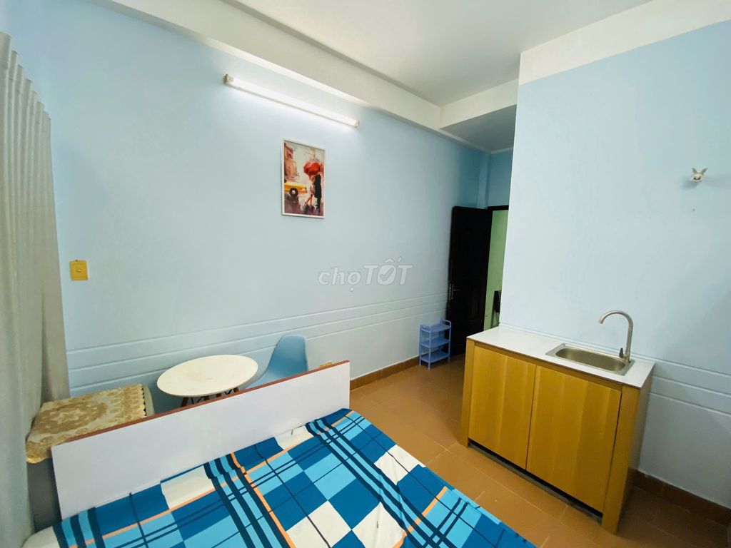 Rent room-- Near District 5, District 1-- cold machine, mini kitchen, private toilet.